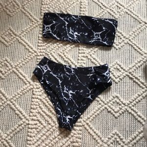 Marble High-waisted bottoms and bandeau